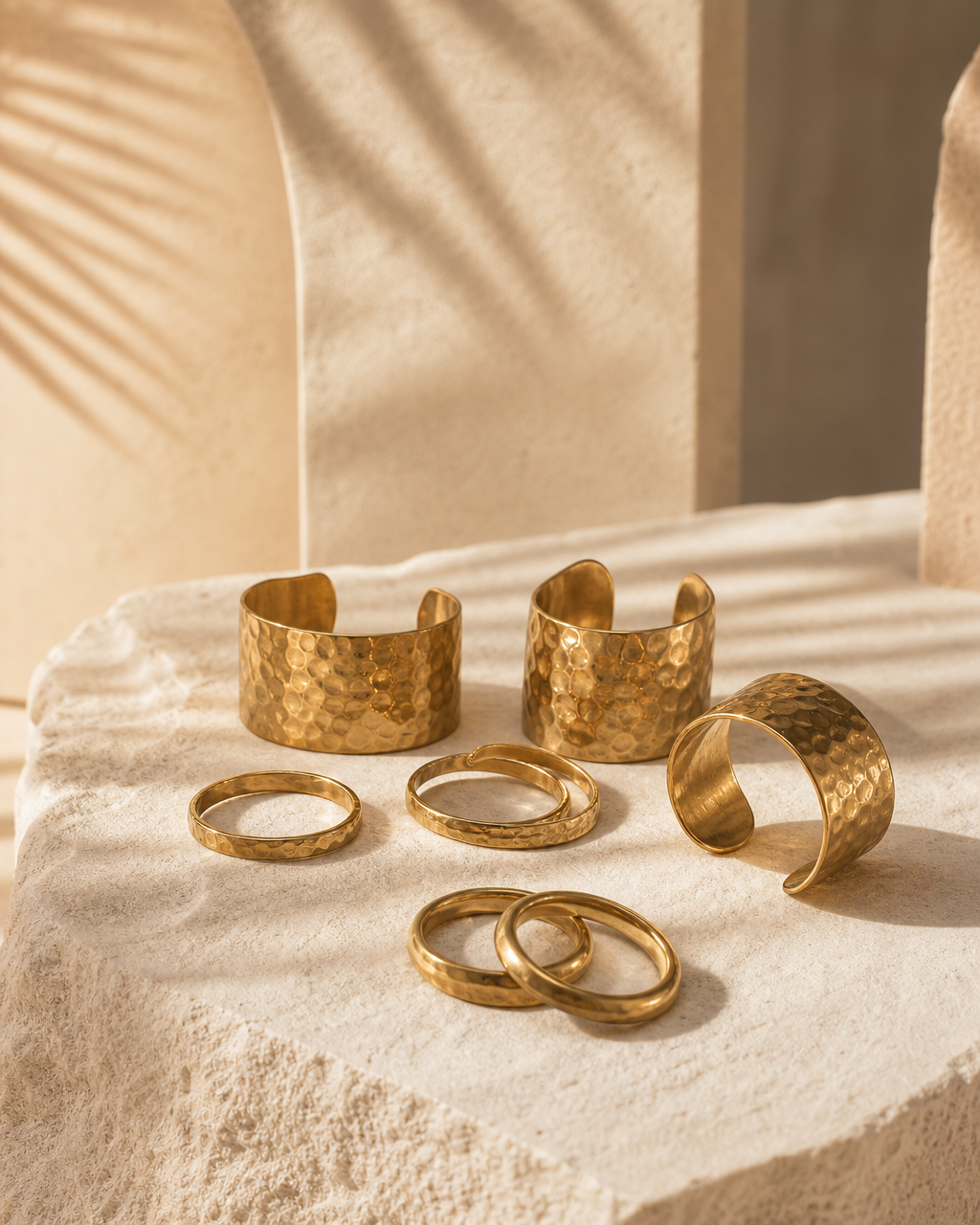 Oru Hammered Brass Ring Set